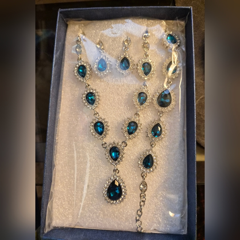 Elegant Blue and Silver Fashion Jewelry 3 Piec3 Set